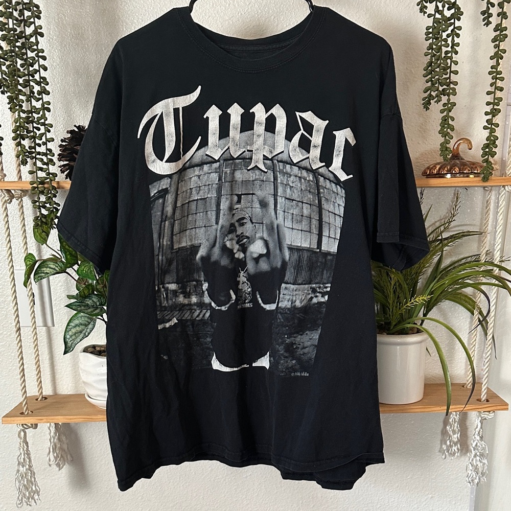 Tupac Graphic Tee